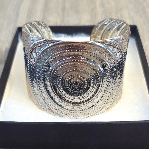 None Jewelry - Bracelet-Cuff Style -EUC